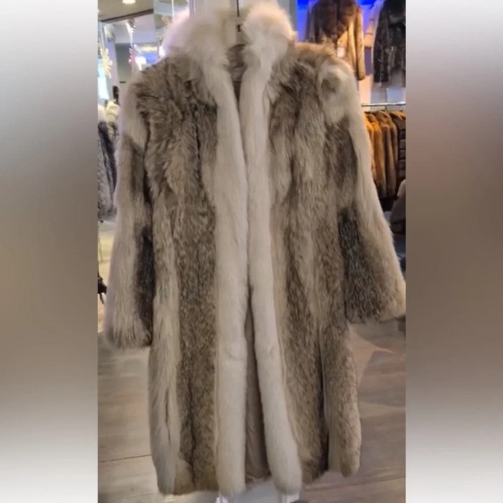 Luxurious Fur full length Coat - Picture 12 of 12